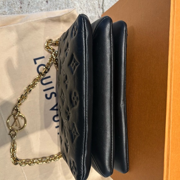 ✅ SOLD LOUIS VUITTON Pochette coussin in Black Gold hardware - Picture 8 of 11
